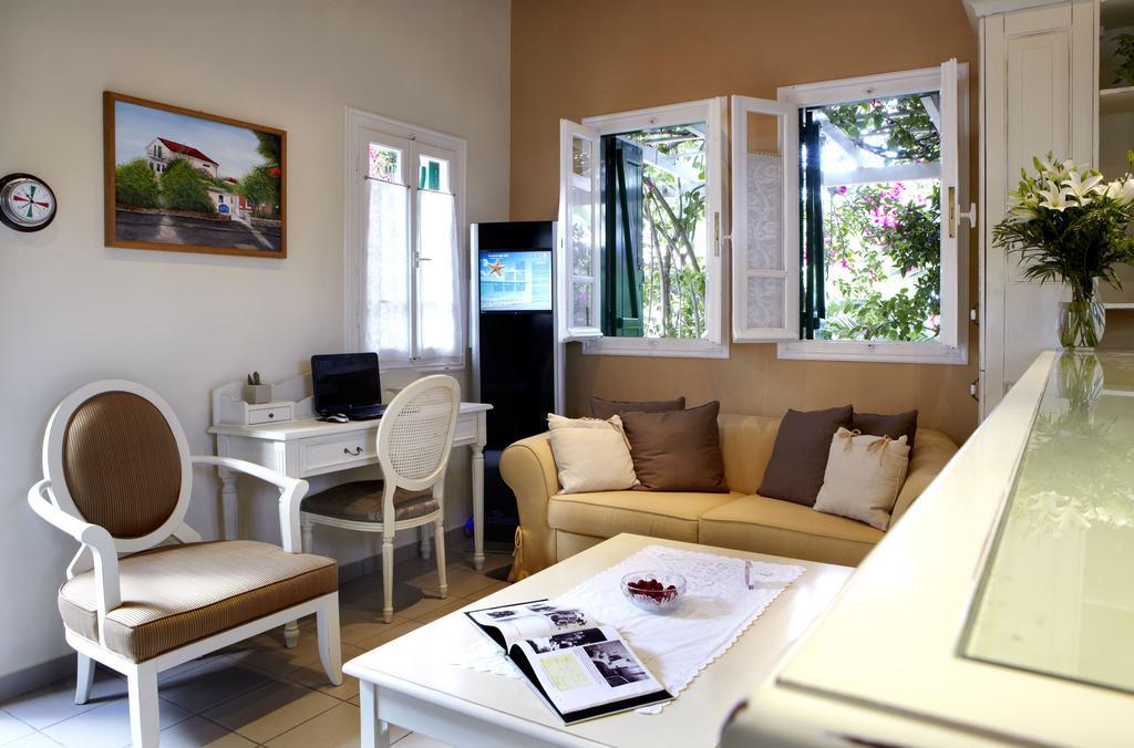 Dafnoudi Hotel Apartments Antipata  외부 사진