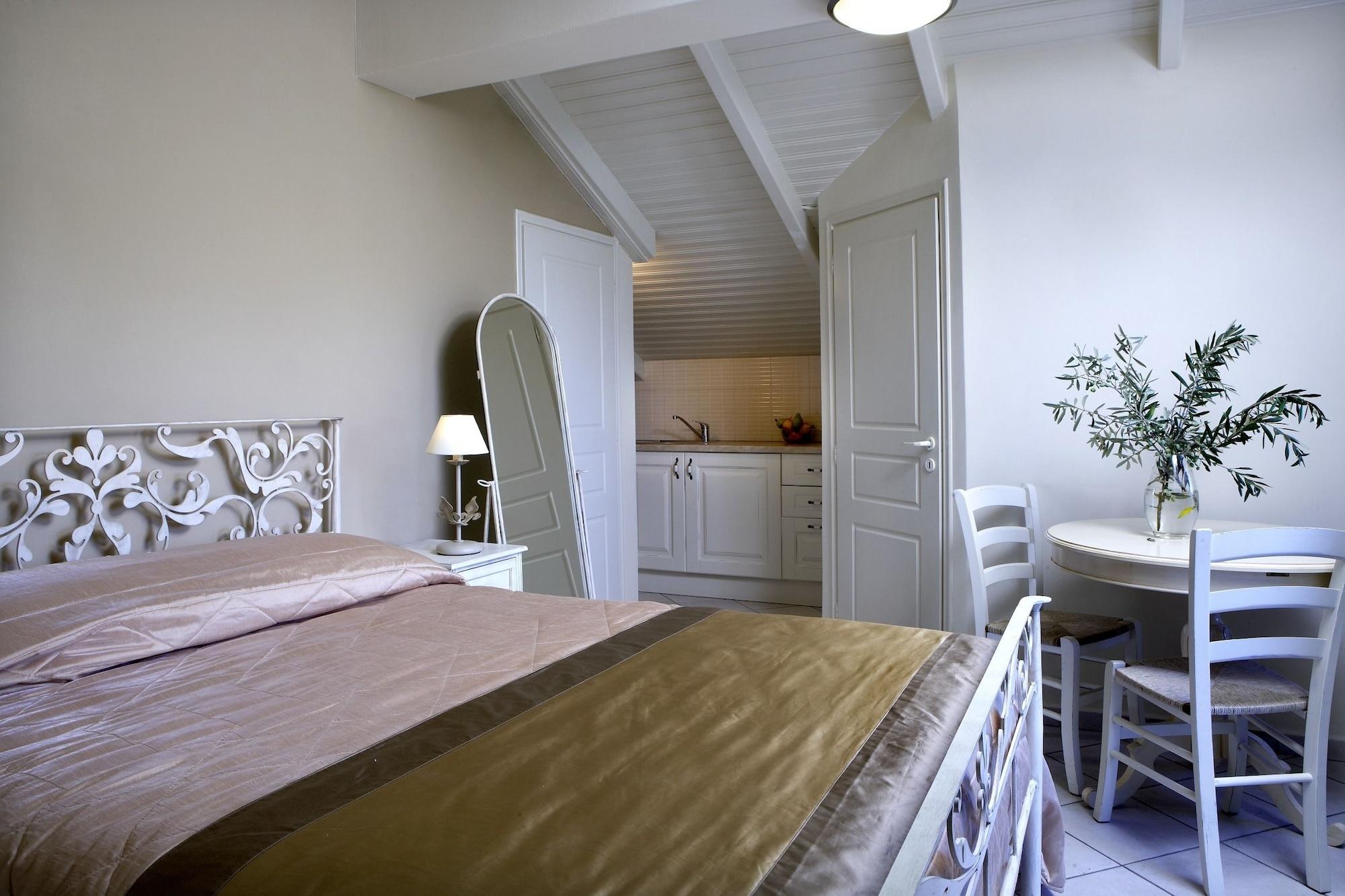 Dafnoudi Hotel Apartments Antipata  외부 사진