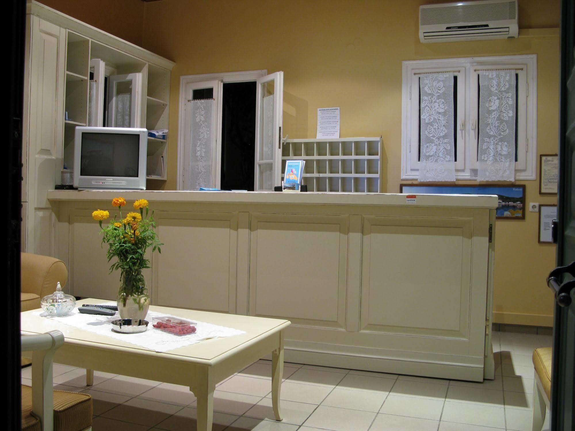 Dafnoudi Hotel Apartments Antipata  외부 사진