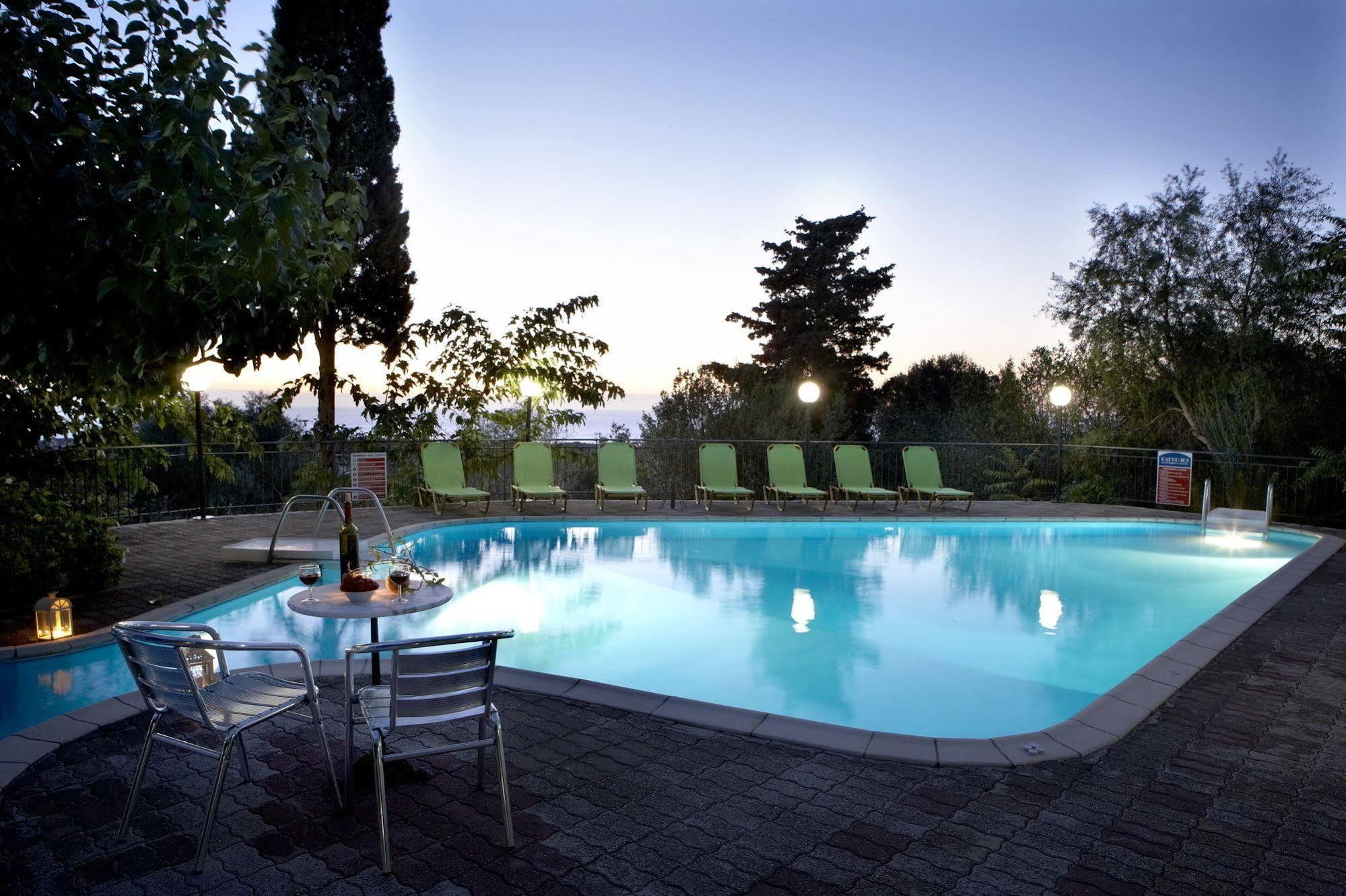 Dafnoudi Hotel Apartments Antipata  외부 사진